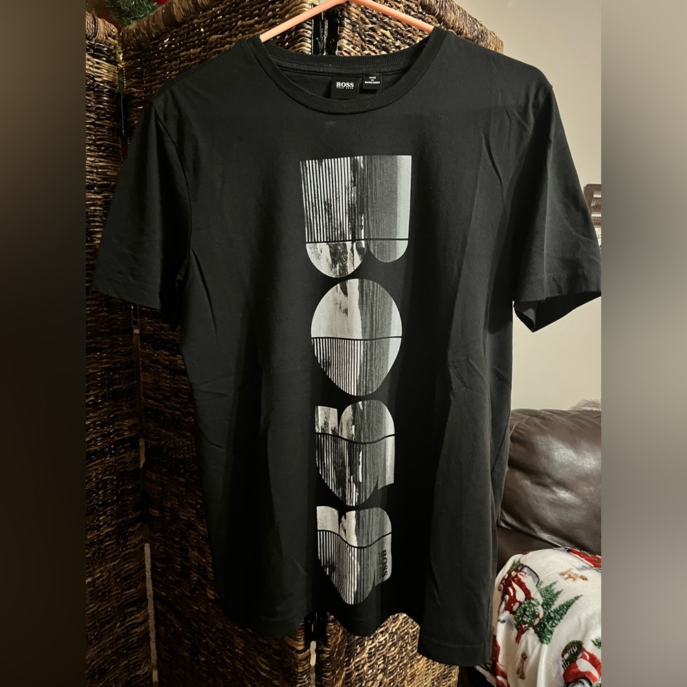 NWOT’s Hugo Boss Regular Fit T Shirt Men’s Size Small